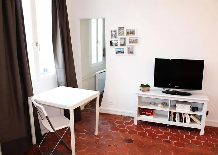 Agreable Studio A 1 Min Du Chateau De Versailles